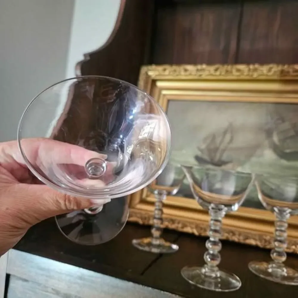 Vintage clear bubble stem coupe champagne glasses. Set of 6